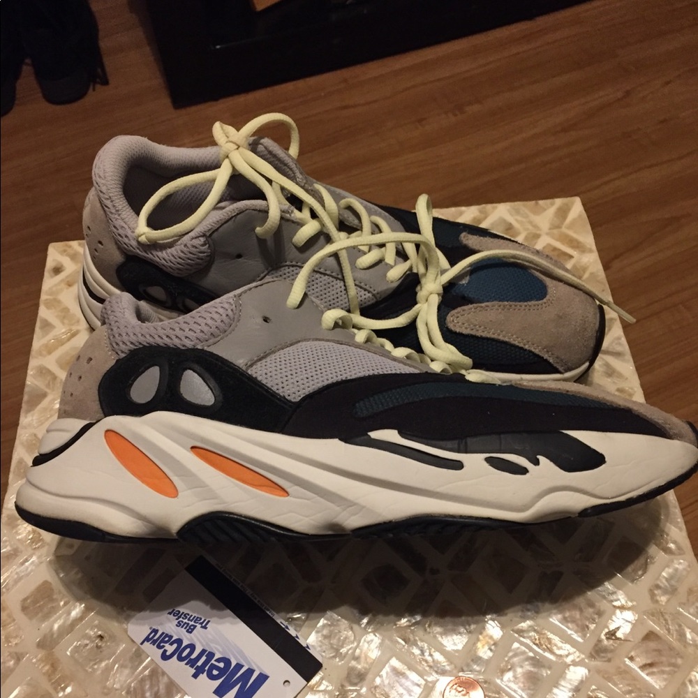 Adidas Yeezy 700 wave SZ 9.5